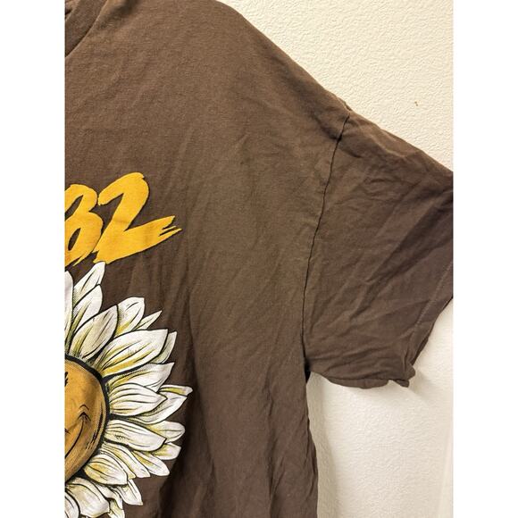 Blink 182 Rock Band Daisy Flower Brown Graphic Concert Shirt Size XXL - Picture 5 of 10